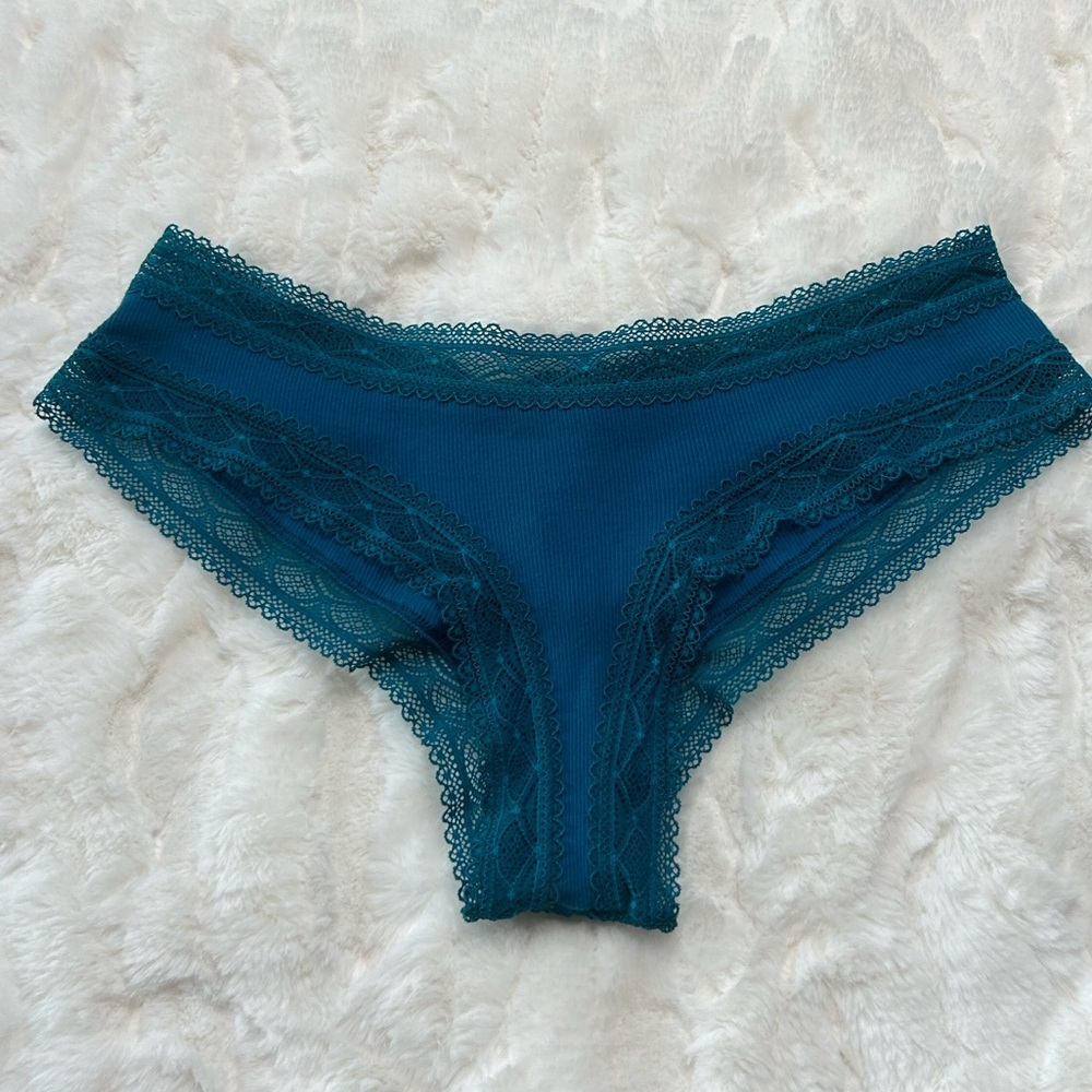 Victoria's Secret Cheeky Panty M